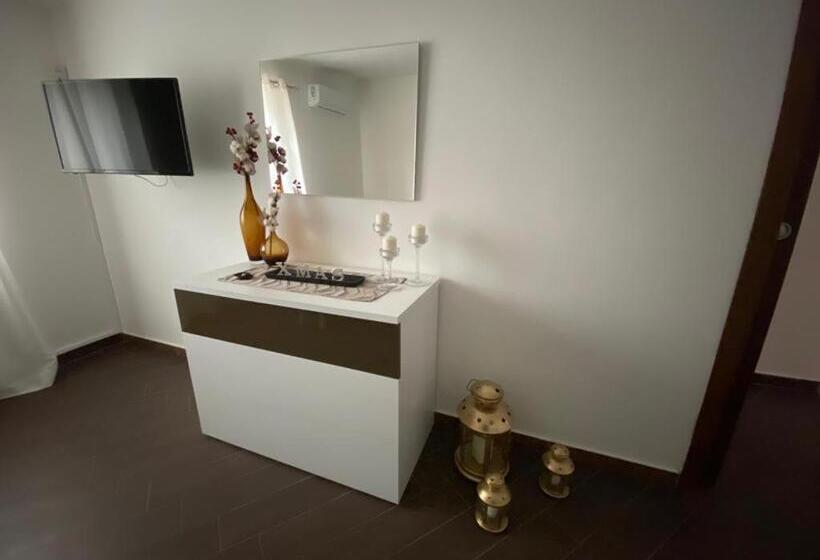استودیو استاندارد با تراس, B&b Le Rocce
