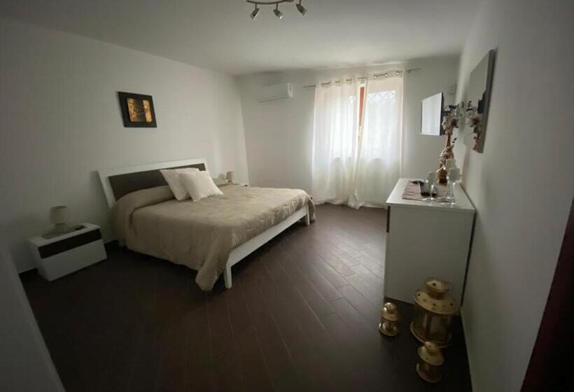 استودیو استاندارد با تراس, B&b Le Rocce