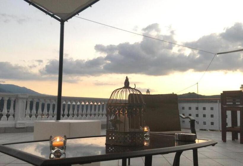 استودیو استاندارد با تراس, B&b Le Rocce