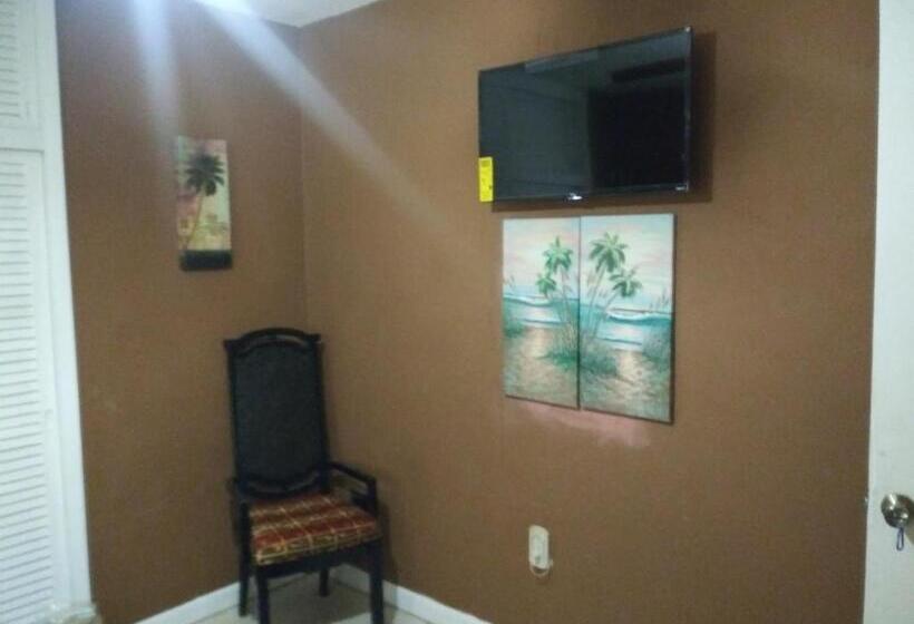 اتاق استاندارد, Bon Soleil Stadium Guesthome
