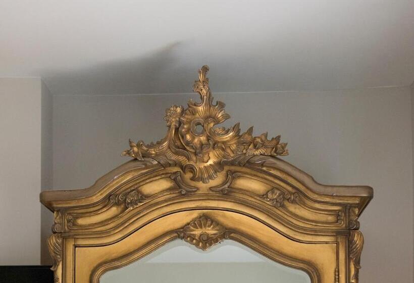 سوییت خانوادگی, The Cross Keys Sherborne