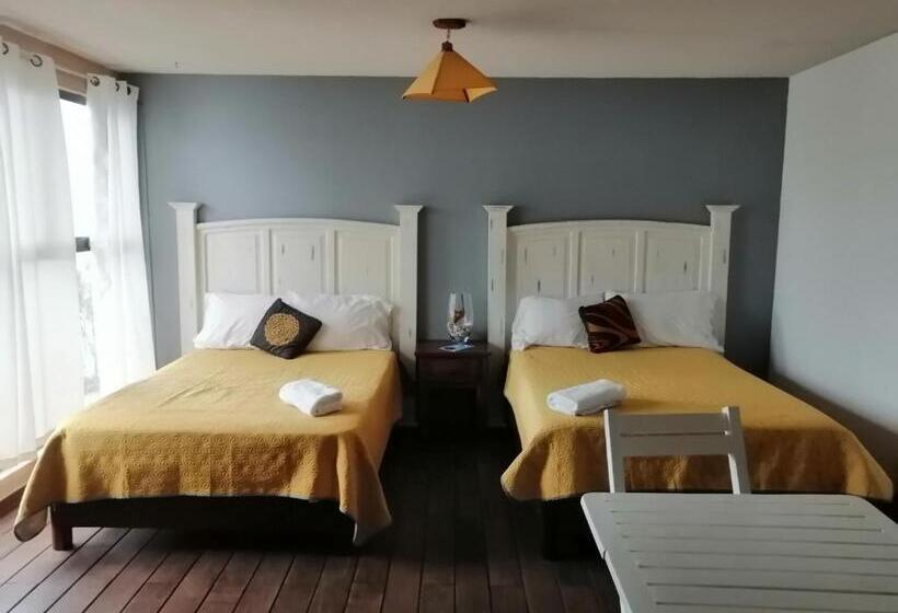 استودیوی استاندارد, Hostal Mago