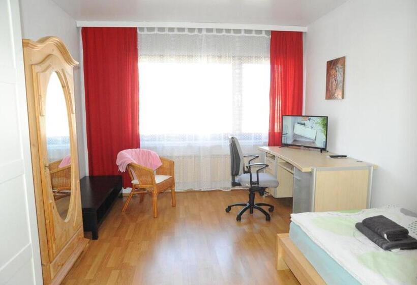 اتاق استاندارد با سرویس بهداشتی مشترک, Zur Herzklinik