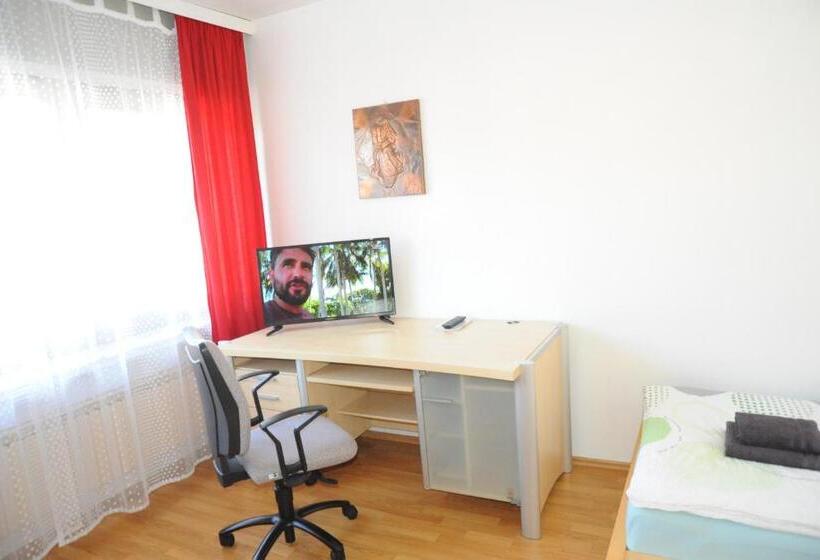 اتاق استاندارد با سرویس بهداشتی مشترک, Zur Herzklinik