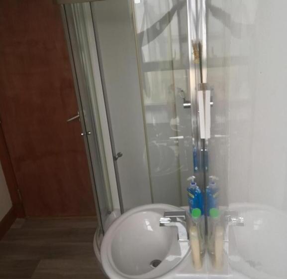 اتاق عادی یک تخته, Prime Location Rooms In High Street