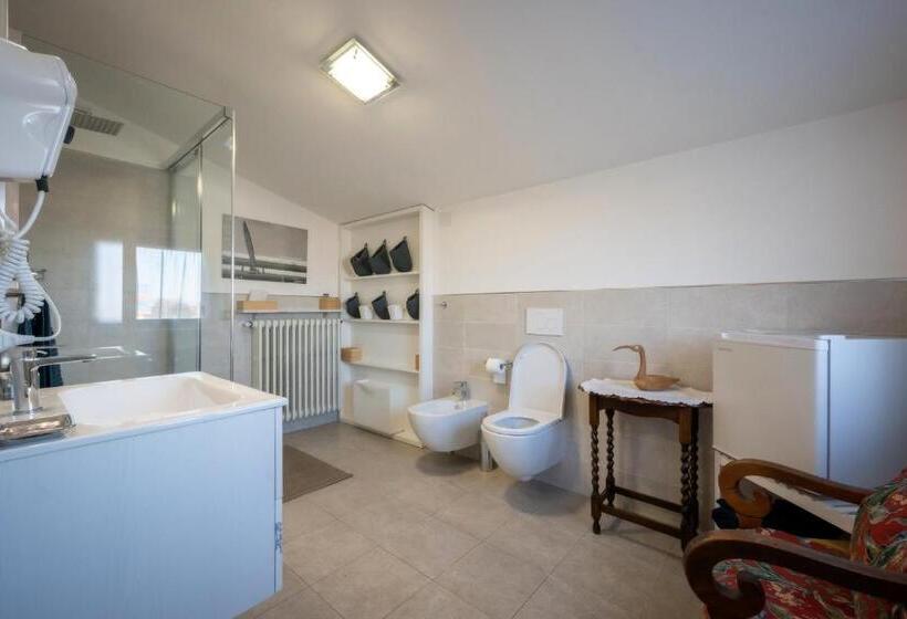اتاق استاندارد, B&b And Sail