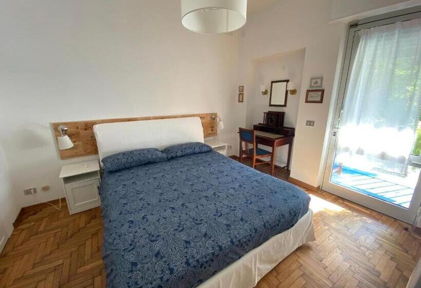 اتاق استاندارد با تراس, B&b And Sail