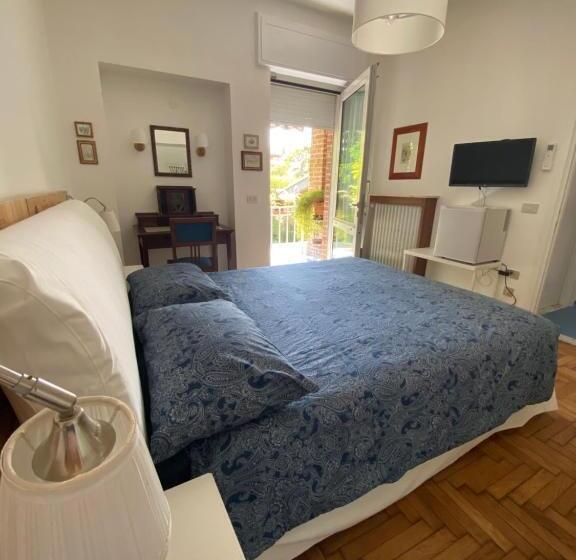 اتاق استاندارد با تراس, B&b And Sail