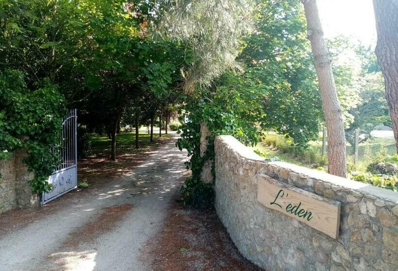 اتاق استاندارد با چشم‌انداز استخر, L Eden Naturiste Spas