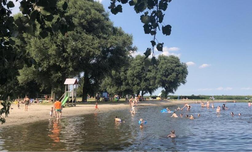 اتاق استاندارد, Slapen Bij De Buurvrouw