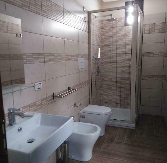 اتاق استاندارد سه نفره, Villa Niscima