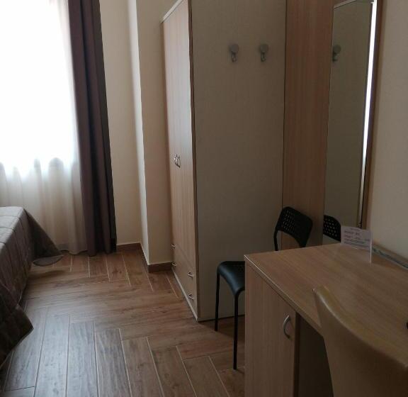 اتاق استاندارد یک نفره, Villa Niscima