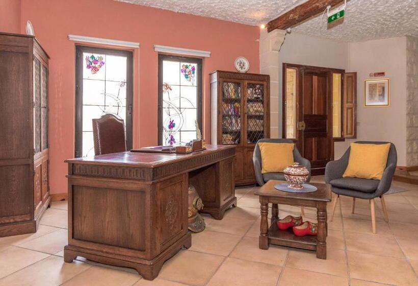 اتاق سوپریور با چشم‌انداز باغ, Kikka B&b