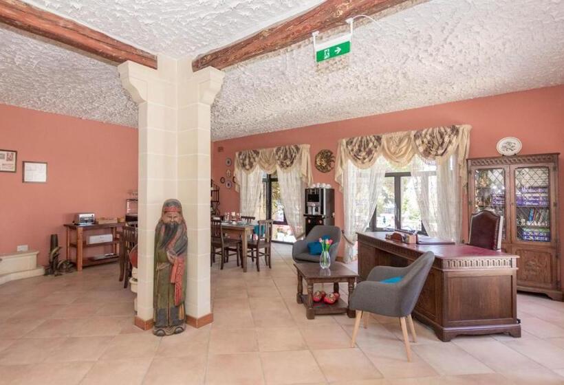 اتاق لوکس, Kikka B&b