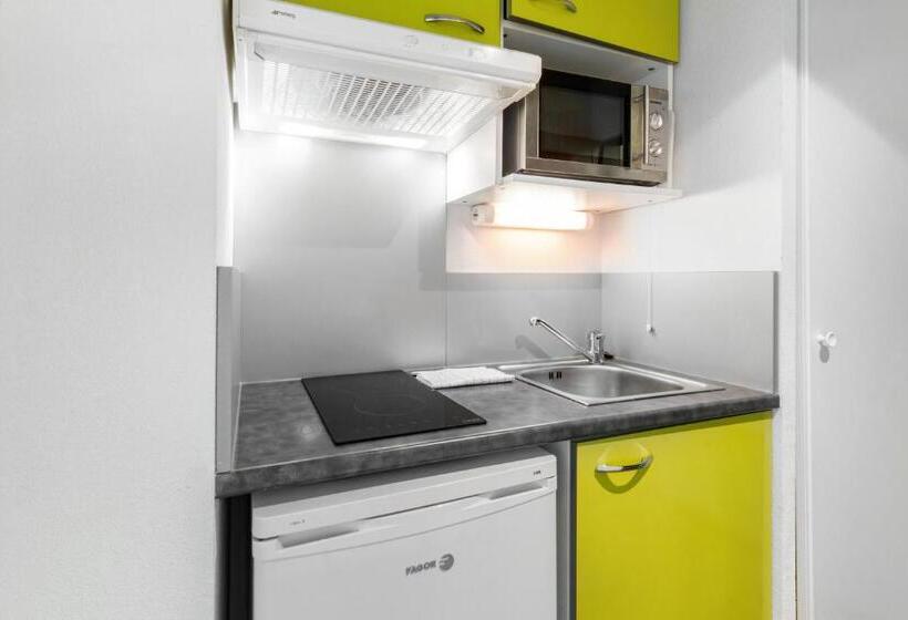 استودیوی استاندارد, All Suites Pau – Zenith