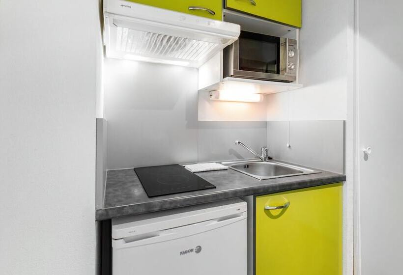 استودیوی استاندارد, All Suites Pau – Zenith