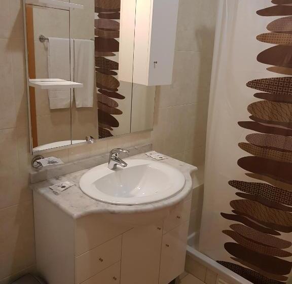 اتاق استاندارد با تخت‌های تاشو, Rialgarve