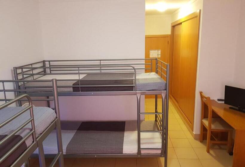 Standardzimmer mit Stockbetten, Rialgarve