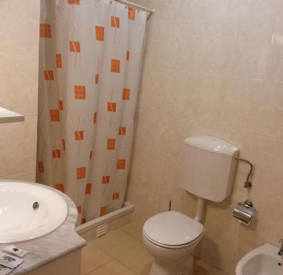 اتاق استاندارد با تخت‌های تاشو, Rialgarve