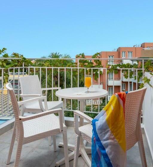 스탠다드 스튜디오, Bellos Hotel Apartments