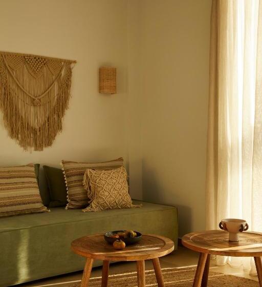 سوییت با استخر, Absolute Kiotari Resort