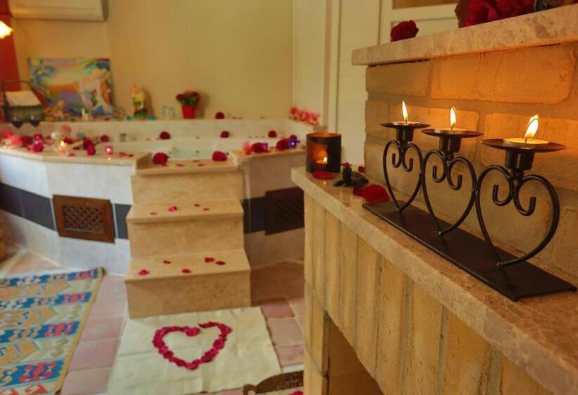 سوییت با چشم‌انداز کوه, Ephesus Boutique