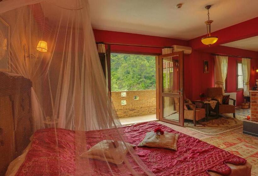 سوییت با چشم‌انداز کوه, Ephesus Boutique