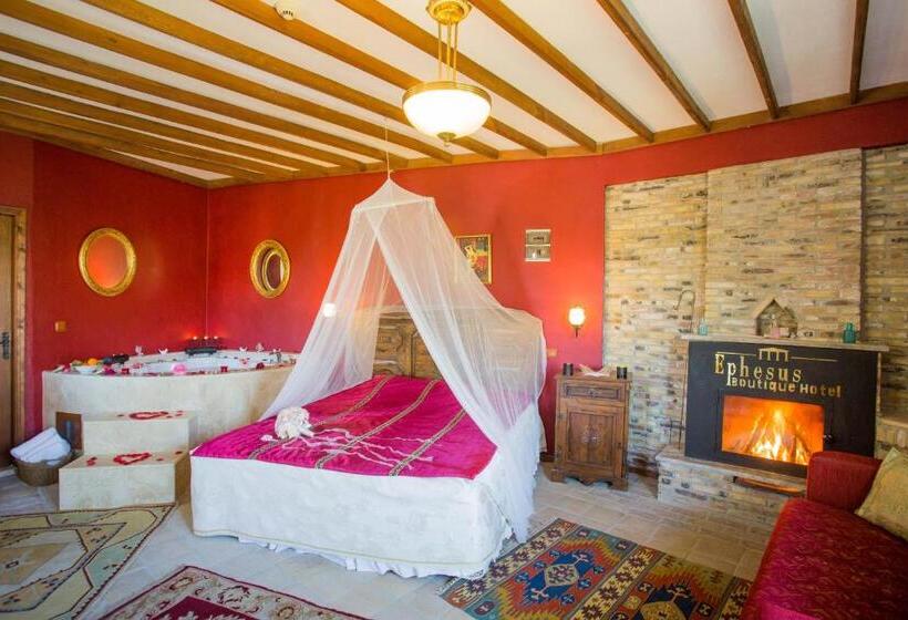 سوییت سوپریور, Ephesus Boutique