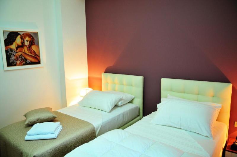 Standard Triple Room, Golden City  & Spa, Tirana