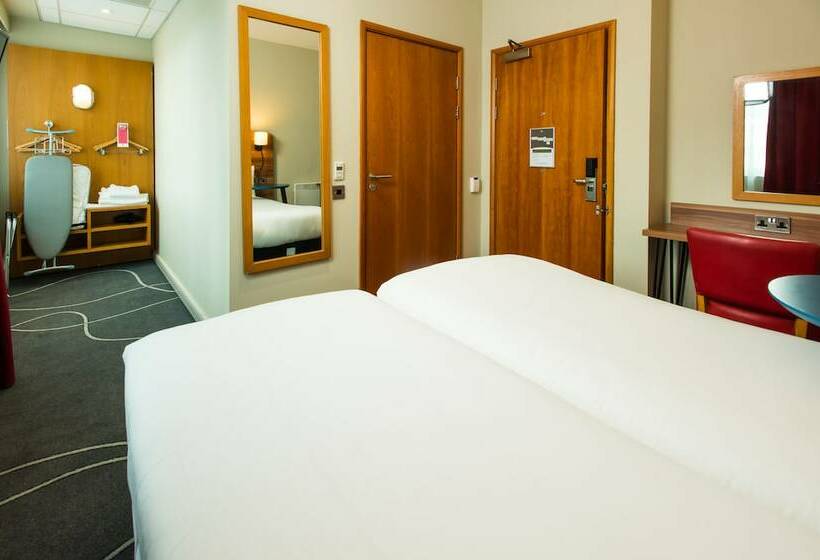 Standard Room, Ibis Styles Bhx Nec Airport