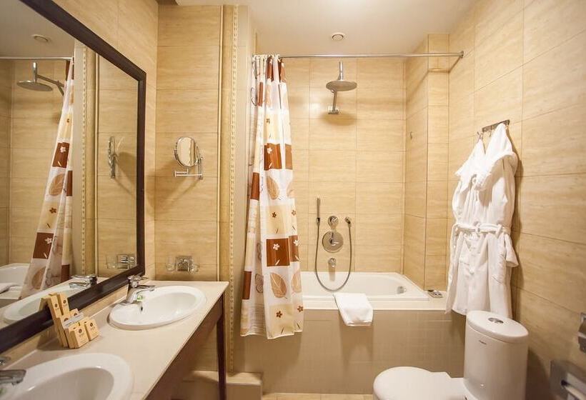 デラックスルーム, Marton Palace Kaliningrad