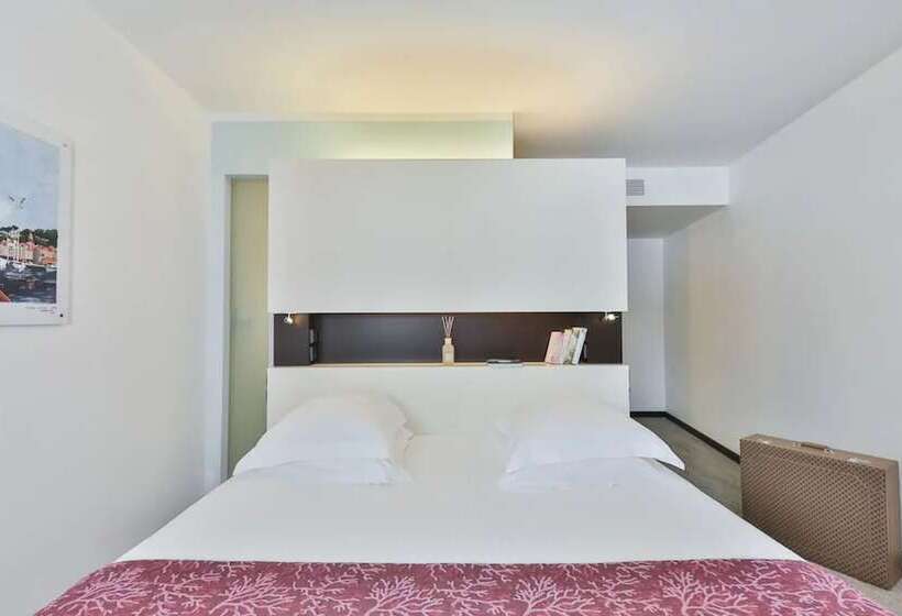 シティビューのスーペリアルーム, Royal Antibes   Luxury Hotel, Résidence, Beach & Spa