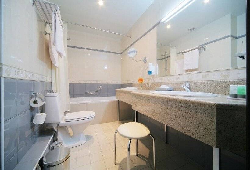 استودیوی استاندارد, Business Hotel Senator