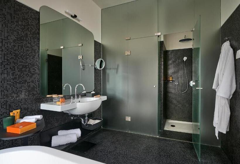 اتاق سوپریور با تخت بزرگ, Verno House Budapest, Vignette Collection, An Ihg
