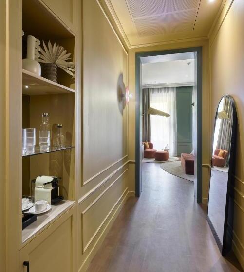 اتاق لوکس با تخت بزرگ, Verno House Budapest, Vignette Collection, An Ihg