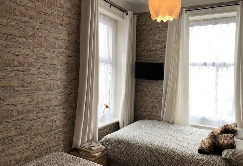 패밀리 룸, West Vale Villa