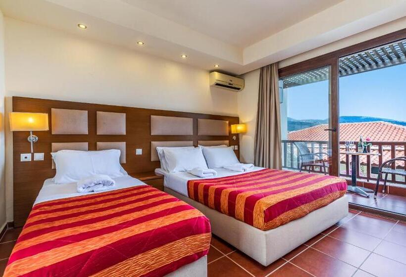 اتاق اساندارد با چشم‌انداز جانبی به دریا, Skopelos Holidays Hotel & Spa
