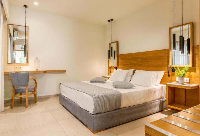 سوییت لوکس, Skopelos Holidays Hotel & Spa