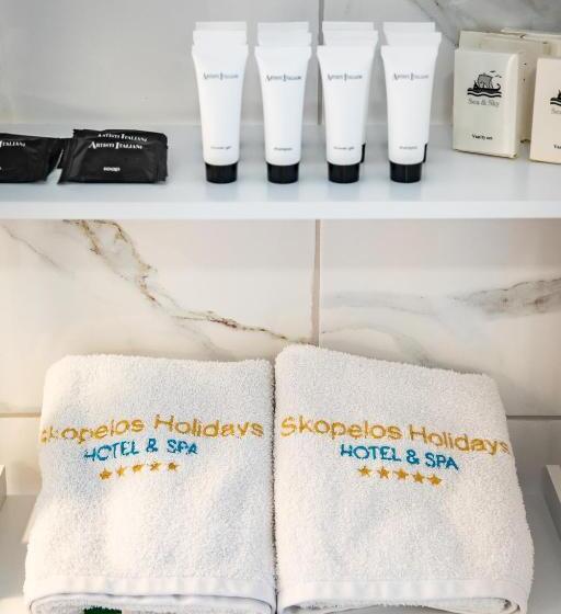 سوییت جونیور با چشم‌انداز استخر, Skopelos Holidays Hotel & Spa