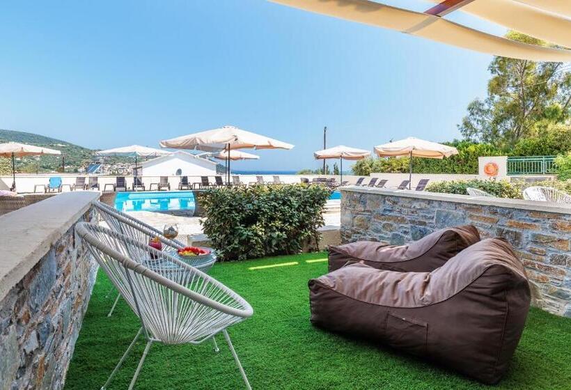 سوییت جونیور با چشم‌انداز استخر, Skopelos Holidays Hotel & Spa
