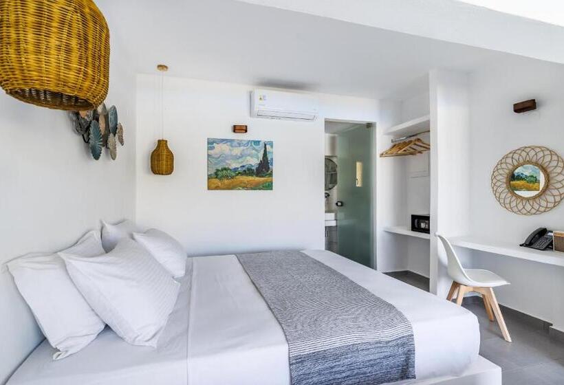 سوییت جونیور, Skopelos Holidays Hotel & Spa