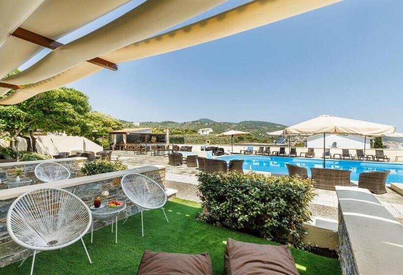 سوییت جونیور با چشم‌انداز استخر, Skopelos Holidays Hotel & Spa