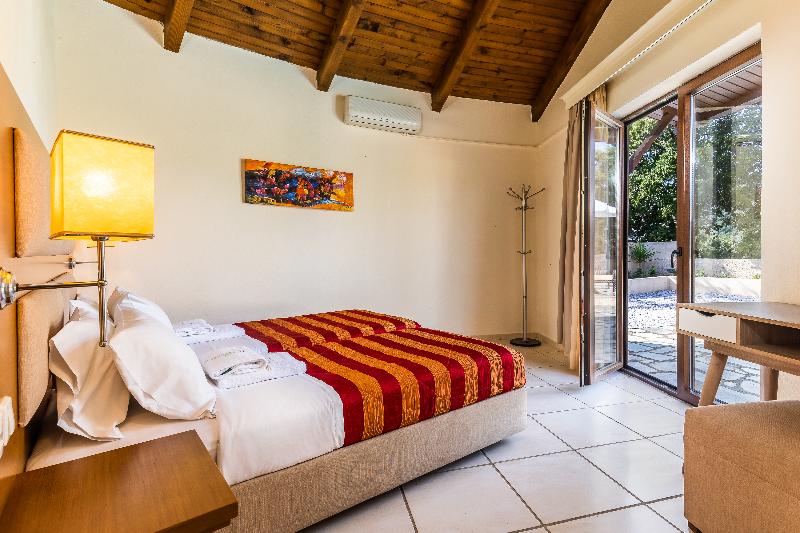 بانگلوی استاندارد, Skopelos Holidays Hotel & Spa