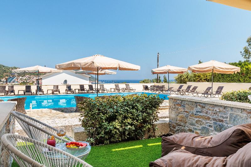 سوییت جونیور با چشم‌انداز استخر, Skopelos Holidays Hotel & Spa