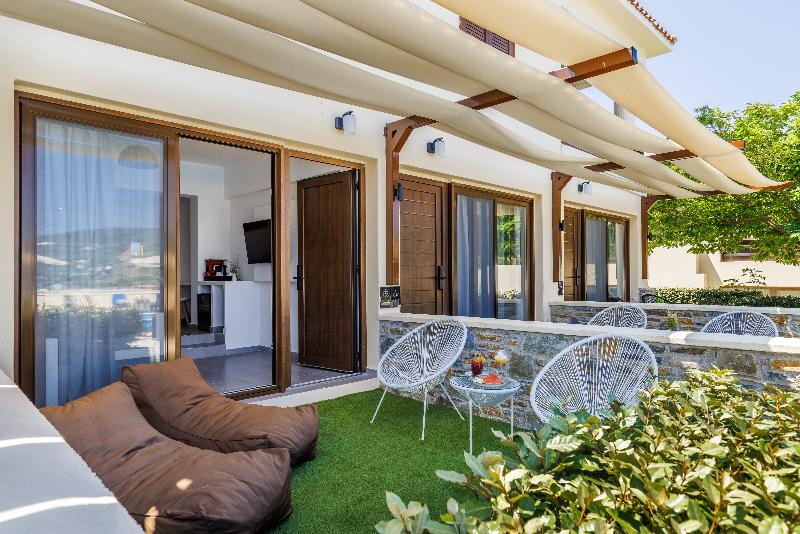 سوییت جونیور با چشم‌انداز استخر, Skopelos Holidays Hotel & Spa