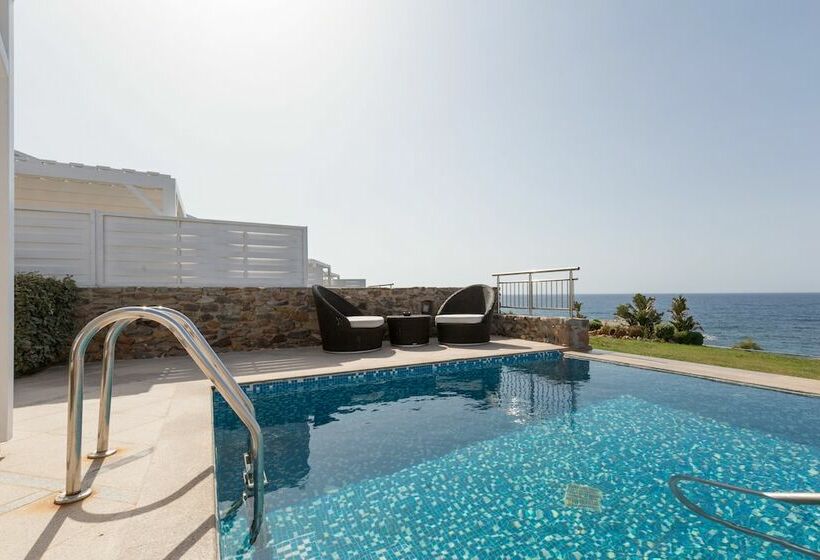 Deluxe Suite Sea View, The Royal Blue