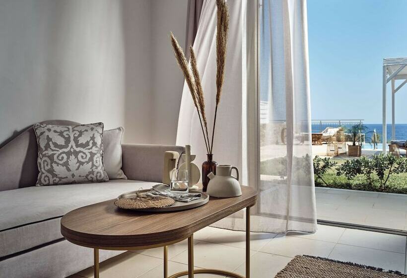 Deluxe Suite Sea View, The Royal Blue