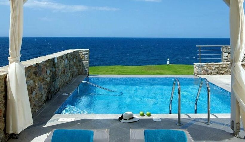 Deluxe Suite Sea View, The Royal Blue