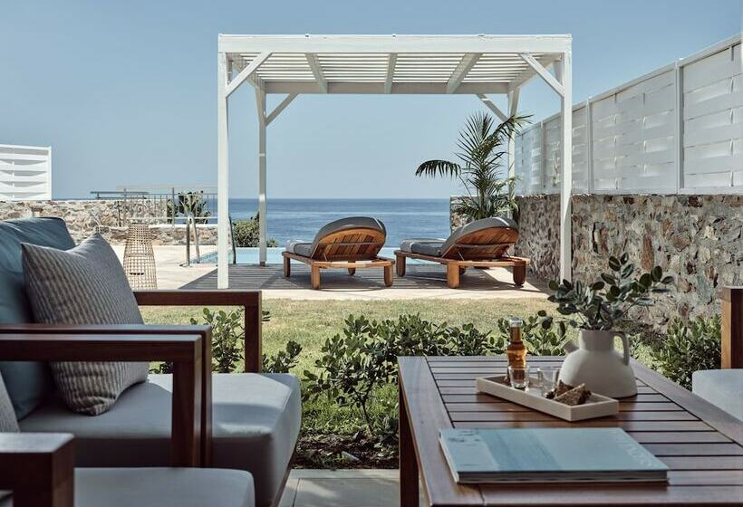 Suite Deluxe Vue Mer, The Royal Blue A Luxury Beach Resort