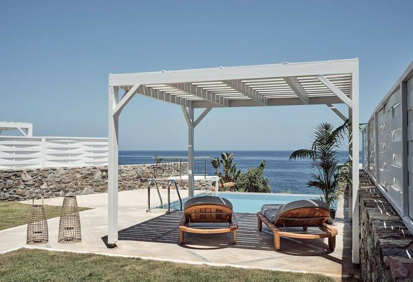 Deluxe Suite Sea View, The Royal Blue
